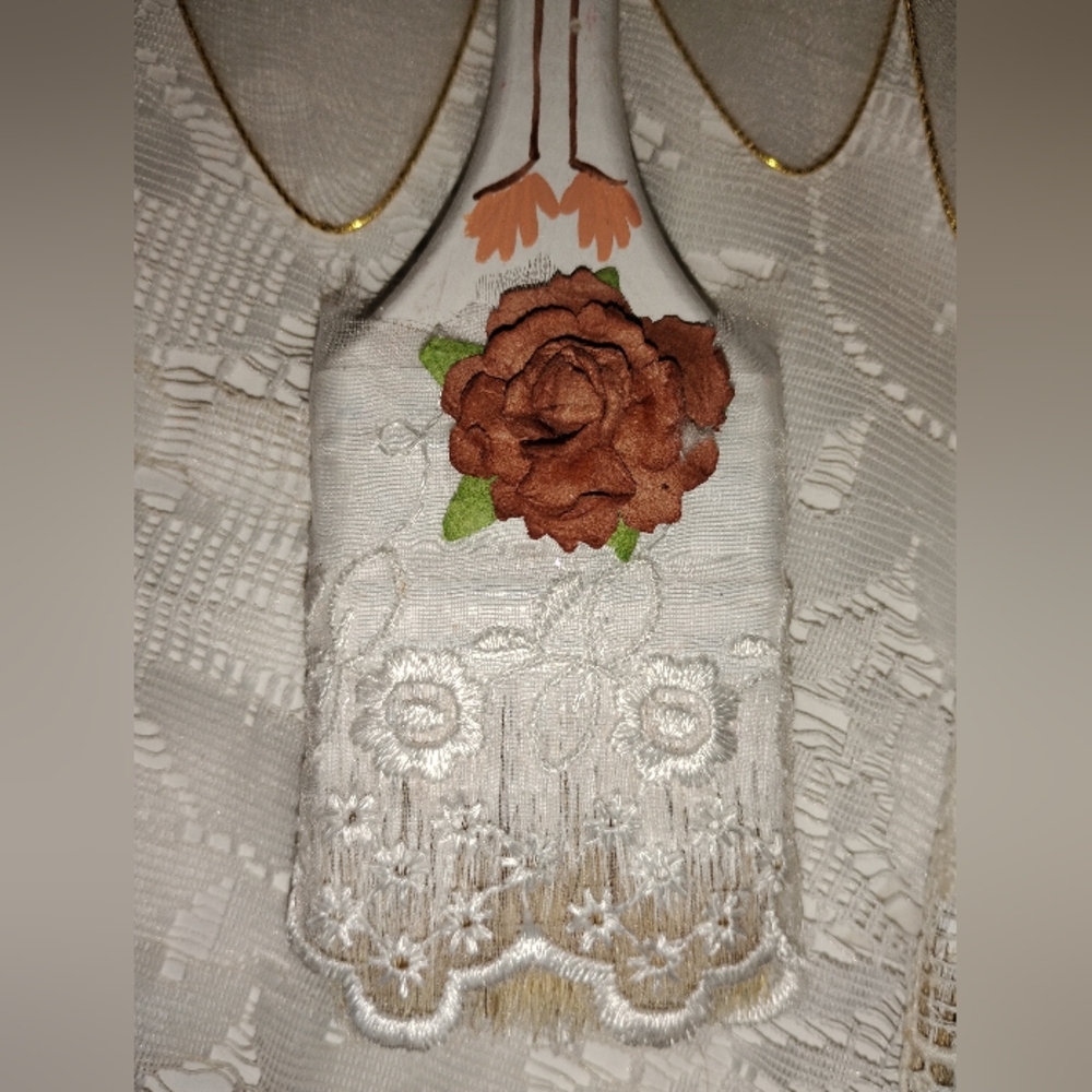 Handmade and handpainted ceramic folk art lace paintbrush angel ornaments - Picture 4 of 11